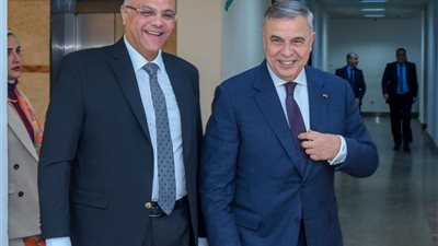 محافظ الإسكندرية يكرم الفريق أحمد خالد حسن سعيد المحافظ السابق