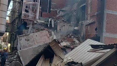انهيار منزل وإصابة طبيب وزوجته في حريق محل دهانات بقرية الشعراء بدمياط
