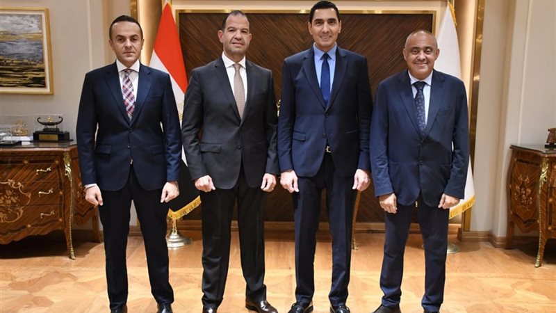 وزير الرياضة يستقبل