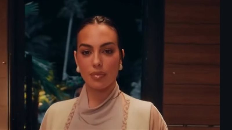 جورجينا تتألق بالقفطان