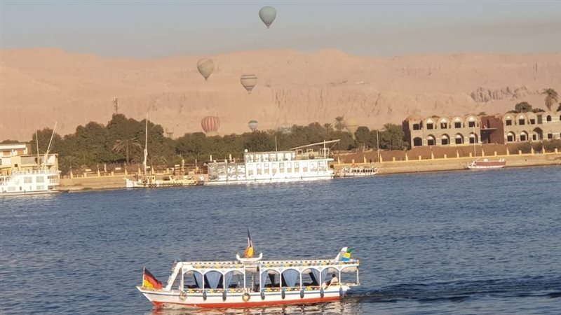 البالون الطائر يزين