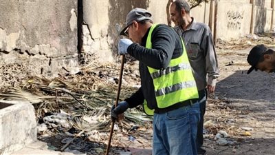 حملة نظافة مكبرة بمقابر الشهداء بحي ثانٍ الإسماعيلية لرفع المخلفات