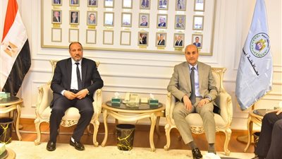 محافظ أسيوط يستقبل نائب رئيس جامعة الأزهر للوجه القبلي 