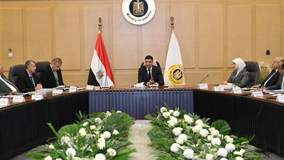 وزير الصناعة يترأس مجلس إدارة مركز تحديث الصناعة لإطلاق مرحلة جديدة