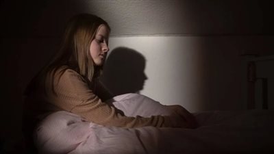 كيف يرتبط النوم غير الكافي بالسلوكيات الخطرة لدى المراهقين؟