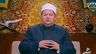 الشحات العزازي: الإمام علي زين العابدين نموذج الخشوع والعبادة والصدقة الخفية