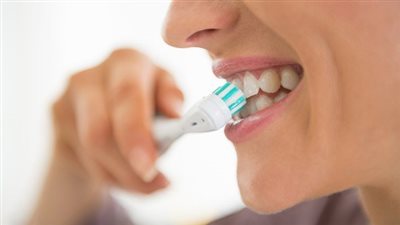 باحثون يؤكدون.. العناية بالأسنان تحمي من أكثر من 50 مرضا جسديا