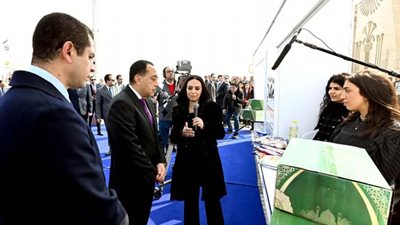 بحضور الوزراء والمحافظين.. مدبولي يتفقد منفذ (أبواب الخير) للمواد الغذائية