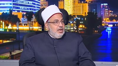 هل يجوز للعامل الشاق في حرارة الفرن والشمس الإفطار؟.. علي المطيعي يوضح