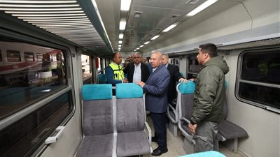 وزير النقل يتفقد ورش كوم أبو راضى ببنى سويف وشركة كولواي مصر 