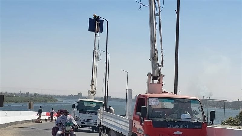 اعمدة الانارة