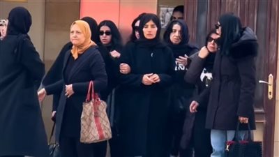 تشييع جنازة شقيق الفنانة زينة بمسجد حسن الشربتلي |صور  