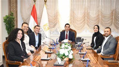 وزير الشباب والرياضة يلتقي لجنة اللاعبين باللجنة الأولمبية المصرية