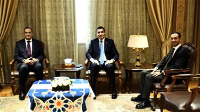 وزير الشباب يلتقي قيادات التعليم لتعزيز الأنشطة الطلابية والرياضية