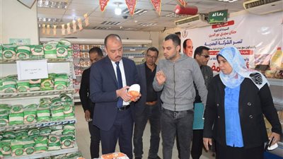 نائب محافظ الوادي الجديد يتفقد مخابز الخارجة للتأكد من جودة الخبز