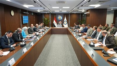 ميناء الحمراء البترولي يبدأ نشاط تخزين وتداول البترول الخام لحساب الغير