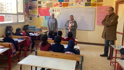 وكيل وزارة التعليم بالسويس: الالتزام بالتقييمات الأسبوعية ركيزة أساسية للتميز