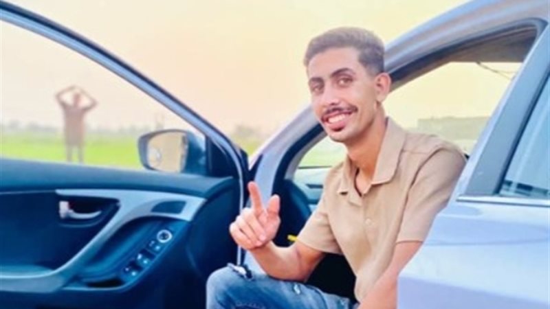 الشاب المتوفى 