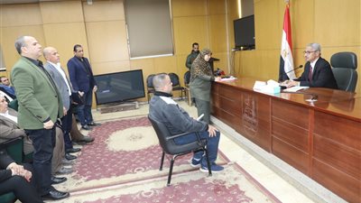 محافظ بني سويف يقرر صرف إعانات عاجلة لأرملة وعلاج طفل من ذوي الهمم