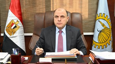 محافظ الغربية يتابع الملفات التنفيذية ويضع خطة عاجلة للنهوض بالخدمات بالمحافظة