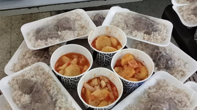 توزيع 1100وجبة إفطار