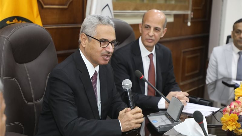 محافظ بنى سويف والقائم