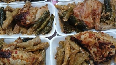 تجهيز مئة وجبة افطار صائم بجمعية الامل والحياة في الزرقا بدمياط 