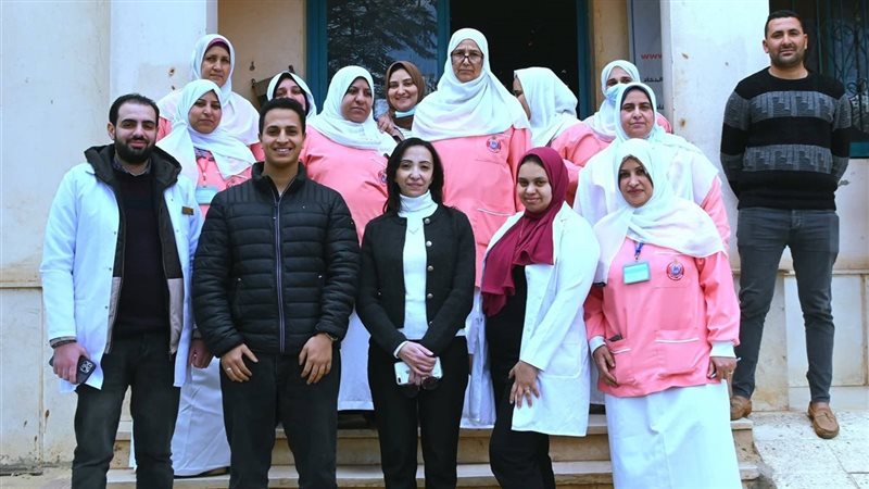 محافظ البحيرة تكرم