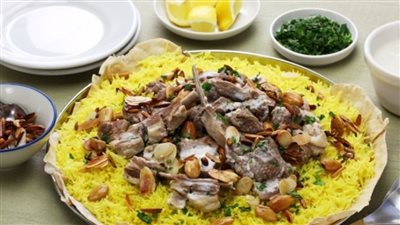 كيف تحضرين المنسف الأردني بالمكونات الأصلية واللحم الطري 	