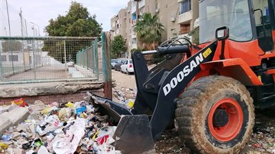 «محليات السويس»: استمرار حملات النظافة ورفع المخلفات بعدة مناطق بحي الأربعين