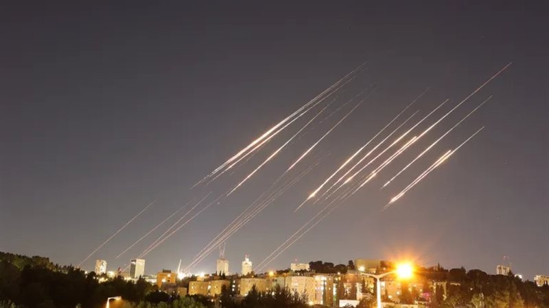 قصف إيران