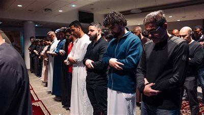 لأول مرة في رمضان|الأذان يرفع في ملعب أولد ترافورد التابع لمانشستر يونايتد 