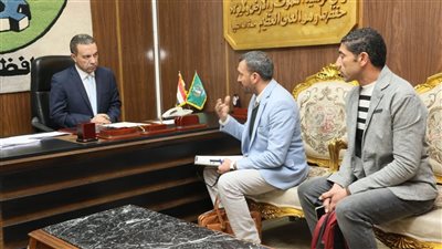 محافظ المنوفية يلتقي المواطنين ويستعرض شكاواهم لحلها عاجلا