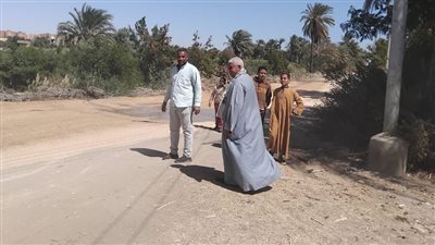 إزالة تعديات زراعية بأرمنت وتطوير طرق ضمن 