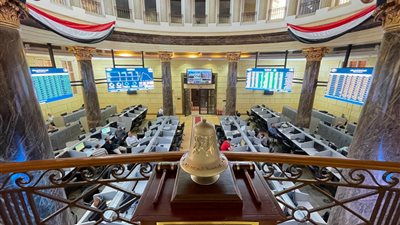 البورصة تربح 15 مليار جنيه في 10 دقائق.. والمؤشر الرئيسي يتجاوز 52 ألف نقطة