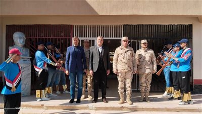  وكيل التعليم بدمياط والمستشار العسكري يتفقدان لجان امتحانات التربية العسكرية