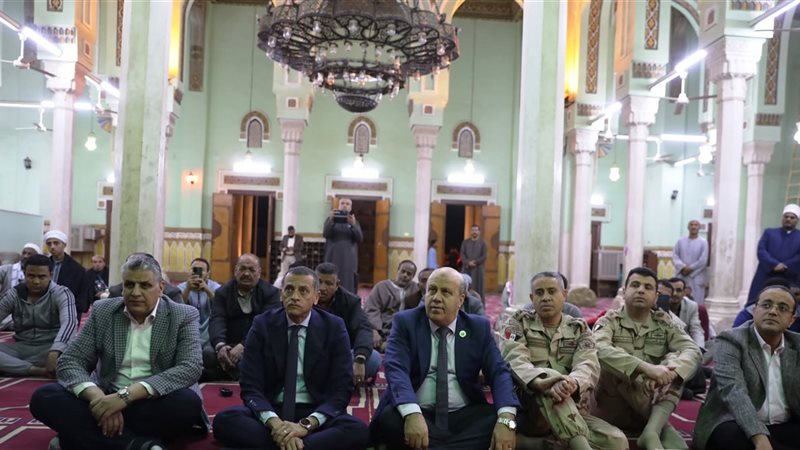محافظ أسوان يشارك