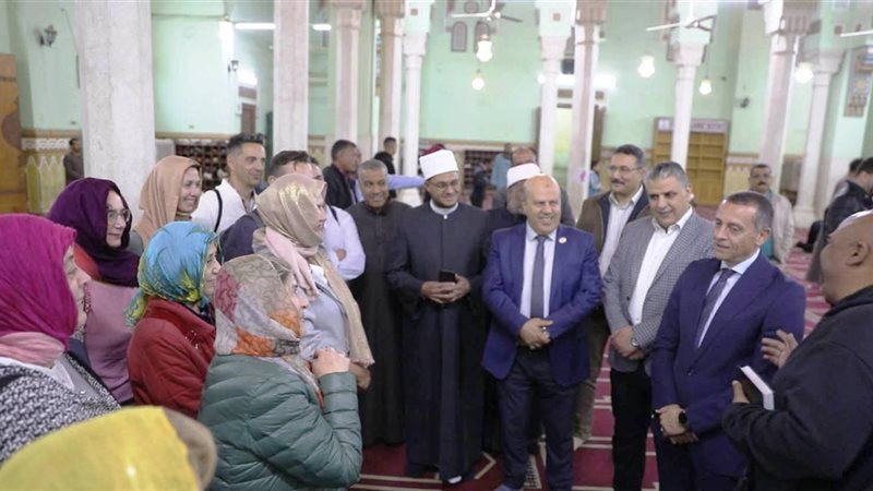 محافظ أسوان يرحب
