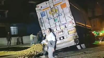 عودة الحركة المرورية للطريق الزراعى بعد توقفها بسبب تعطل سيارة نقل 