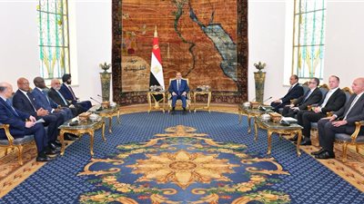 السيسي يؤكد موقف مصر الثابت الداعي لتسوية الأزمات الإقليميةعبر الوسائل السلمية