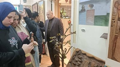 طلاب إعلام جامعة الإسكندرية الأهلية في زيارة للمتاحف المدرسية بمدارس بدر