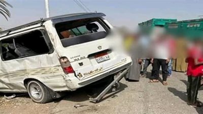 إصابة 9 أشخاص في تصادم ميكروباصين على الطريق الزراعي بأسيوط