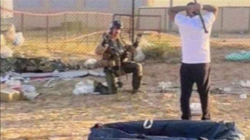 صورة متداولة لقائد