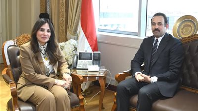 وزيرة الإسكان تبحث مع مدير مستقبل مصر مشروعات التنمية المشتركة