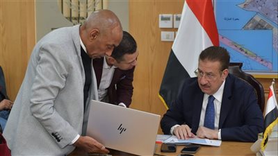 بحضور وزيرة التنمية المحلية..محافظ بورسعيديتابع الموقف التنفيذي لملفات التقنين