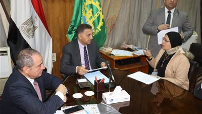 محافظ القليوبية يعقد اللقاء الجماهيرى الأول له بمواطنى شبرا الخيمة 