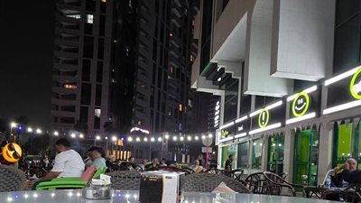 خالد البرماوي: «الحياة في أبو ظبي تسير بشكل طبيعي ولا زحام أو هلع»