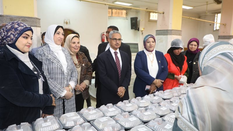 محافظ بنى سويف خلال