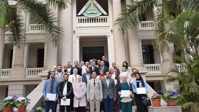 تكريم خريجي الدفعة الأولى لبرنامج التدريبي الصيفي للسلامة والأمان الحيوي ببنها