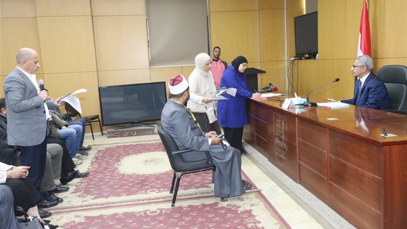 محافظ بنى سويف خلال